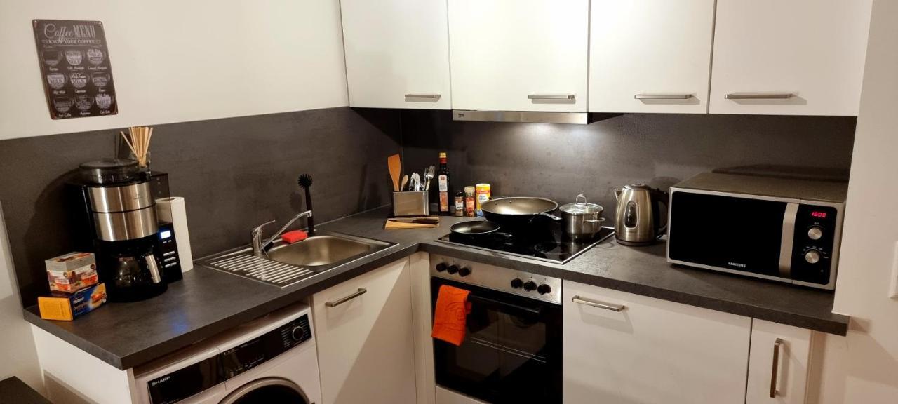 Business Apartment Mit Kueche Fuer 1-3 +Netflx+5G Wlan Nahe Der Mhh Im Industrial Design Hanôver Exterior foto